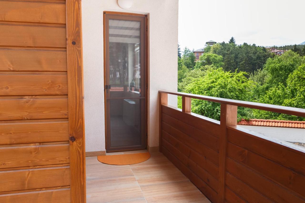 Апартамент "Forest View" В Комплекс "Вели Хилс" Velingrad Bagian luar foto